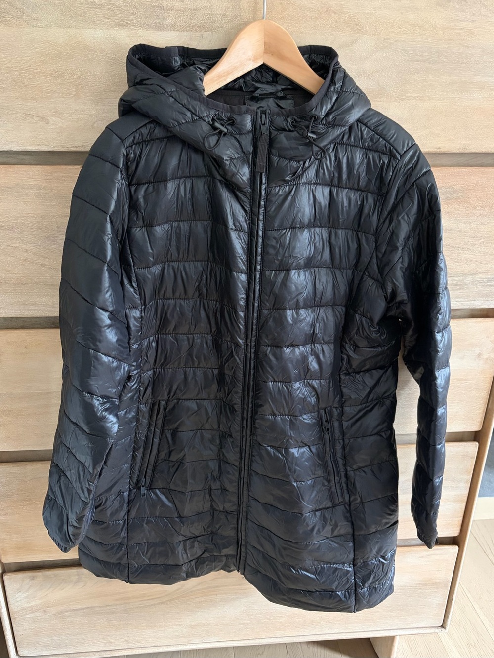 GAP Women's Black Hooded Quilted Puffer Jacket in large petite
